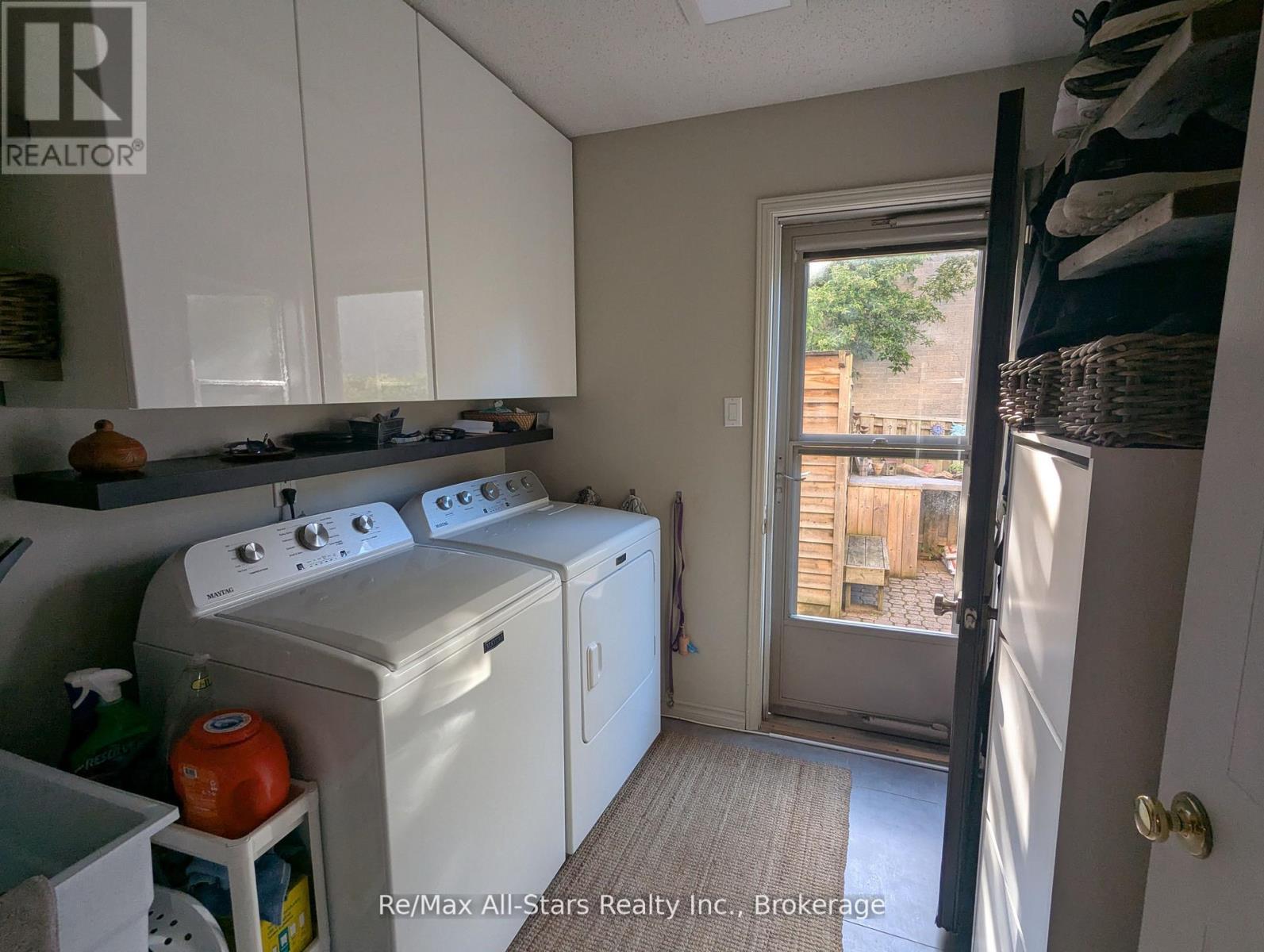 20 LOVE CRESCENT - 14