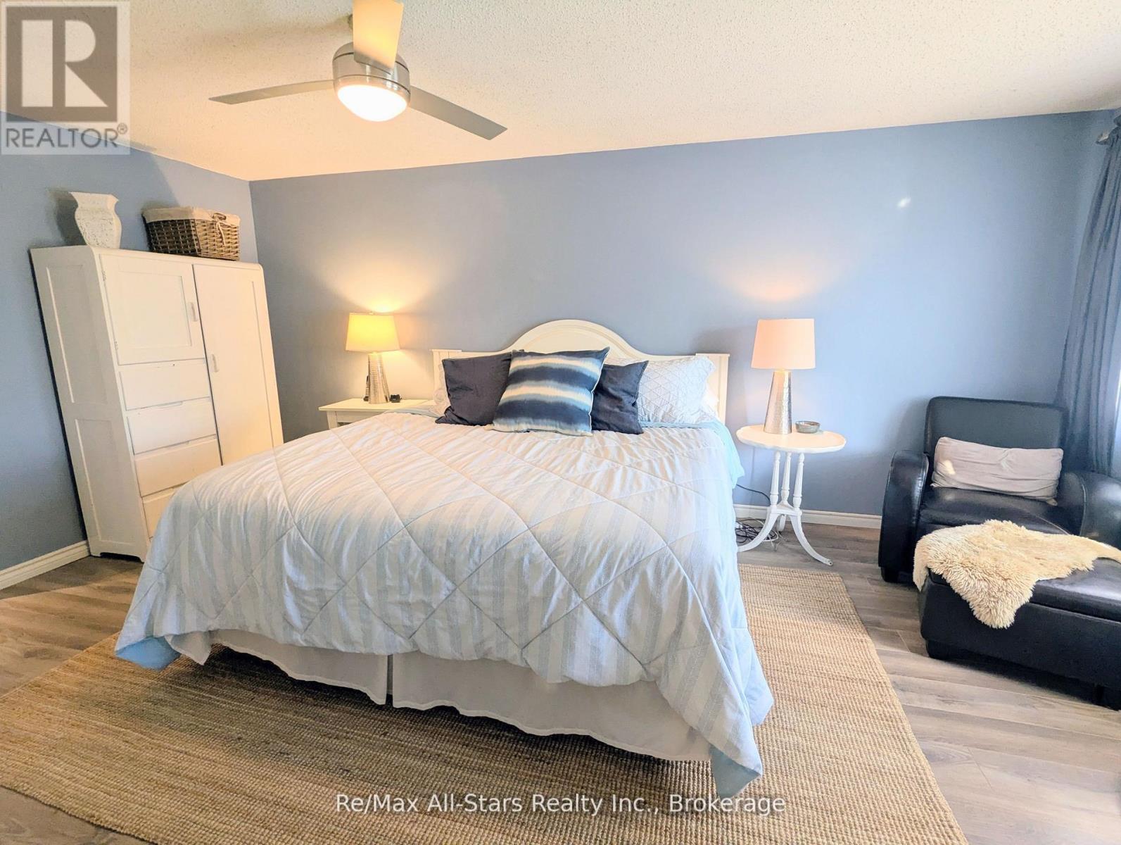 20 LOVE CRESCENT - 18