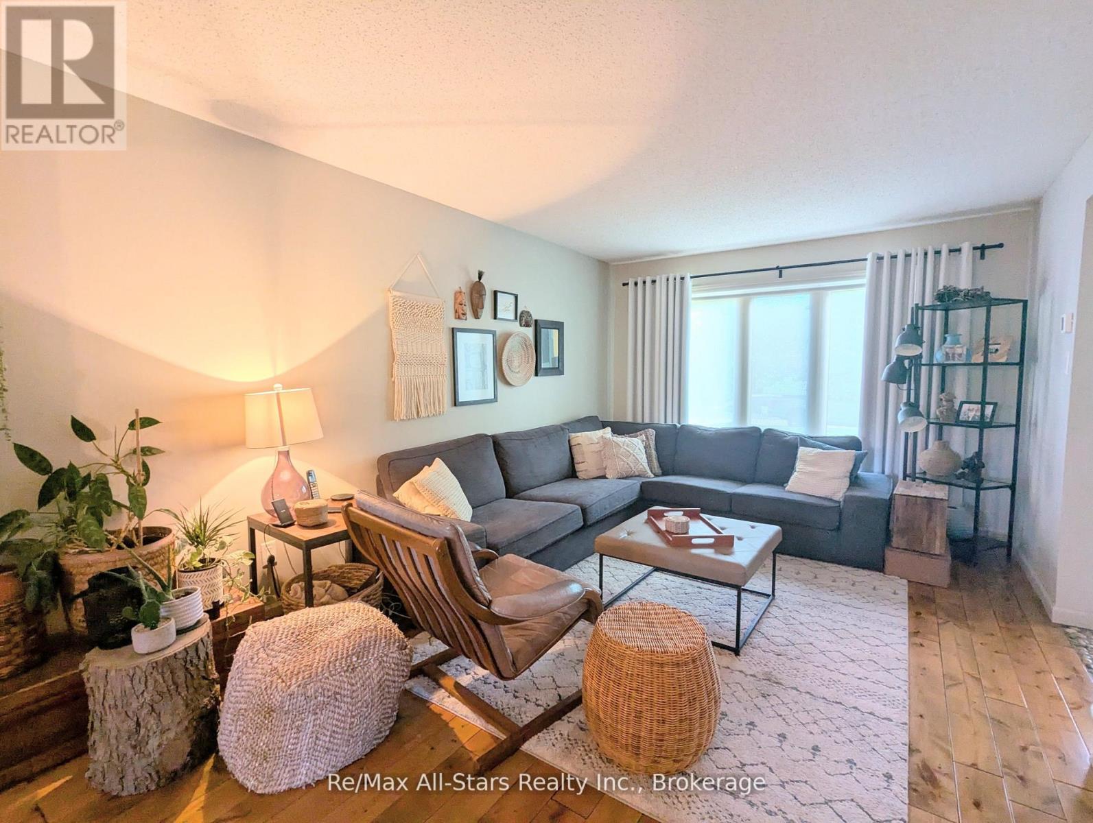 20 LOVE CRESCENT - 7