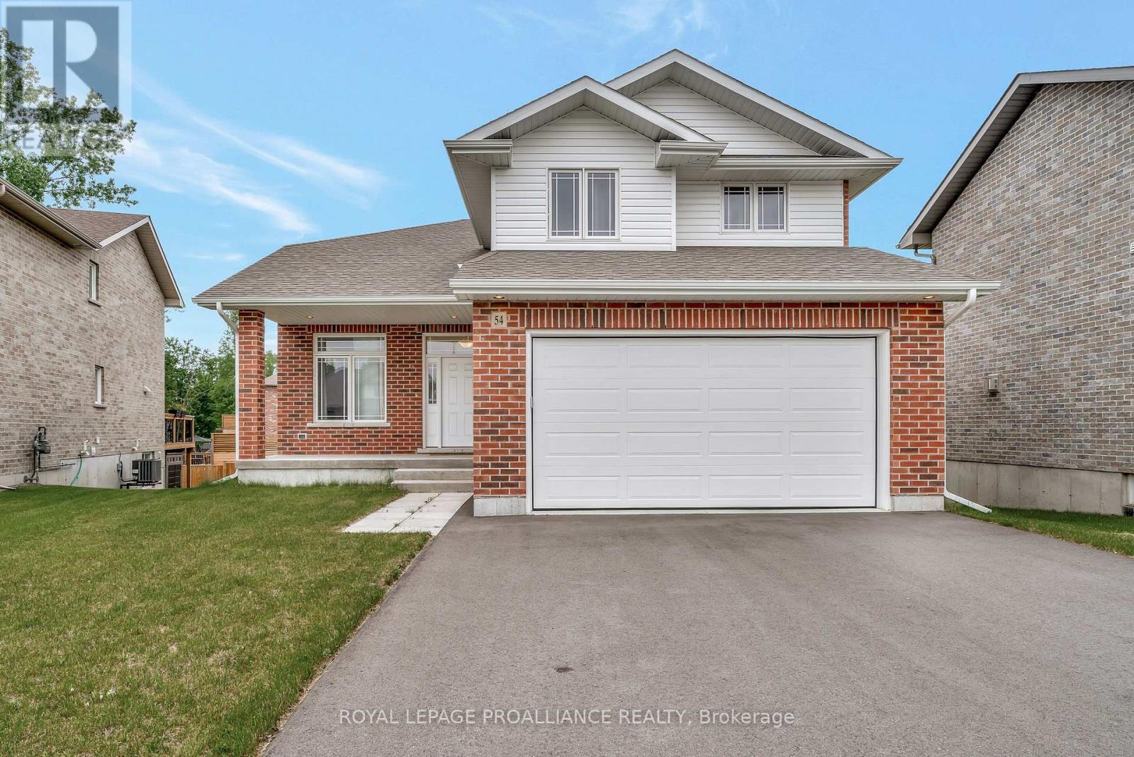 54 LANARK DRIVE - 1