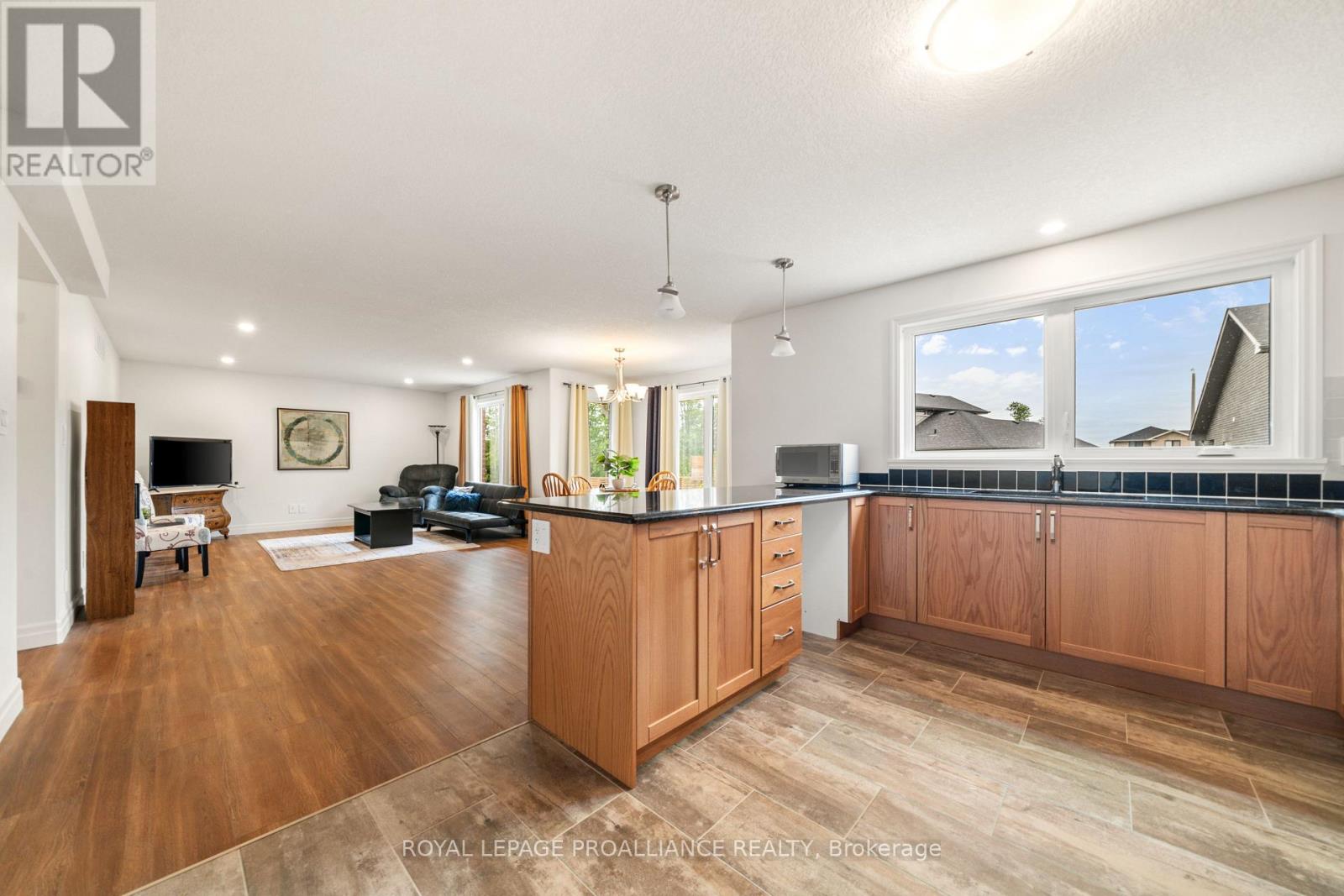 54 LANARK DRIVE - 17