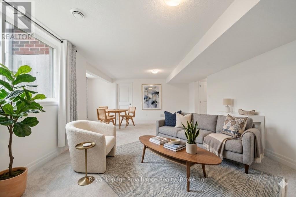 54 LANARK DRIVE - 37