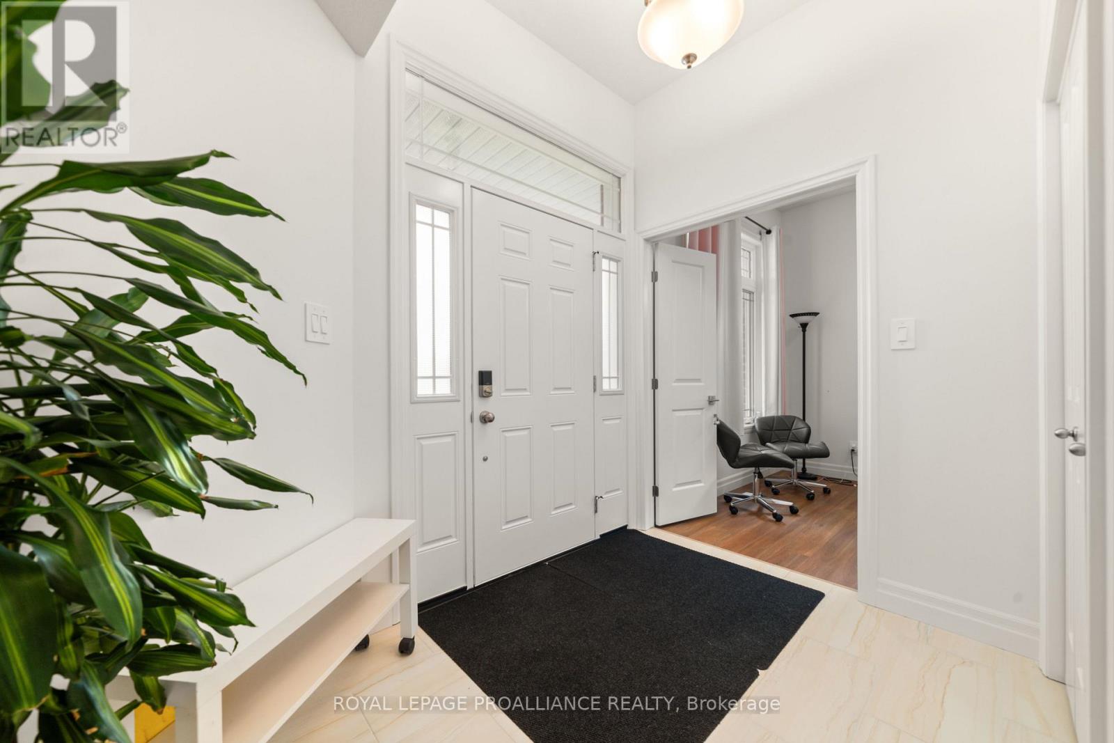 54 LANARK DRIVE - 5