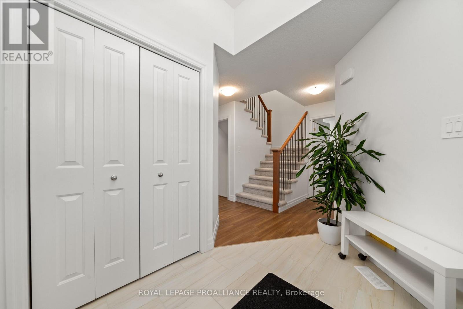 54 LANARK DRIVE - 6