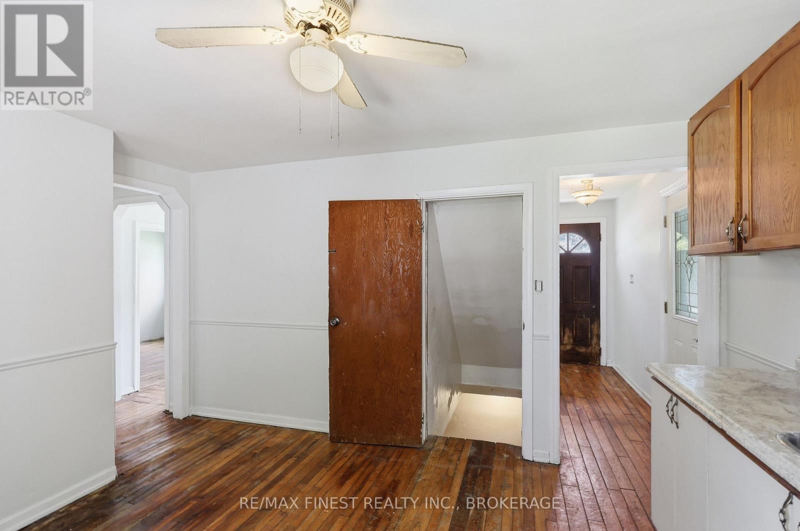 734 PORTSMOUTH AVENUE - 10