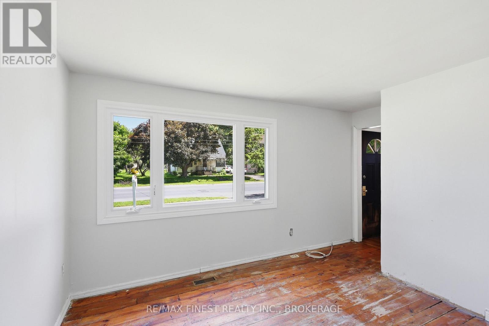 734 PORTSMOUTH AVENUE - 13