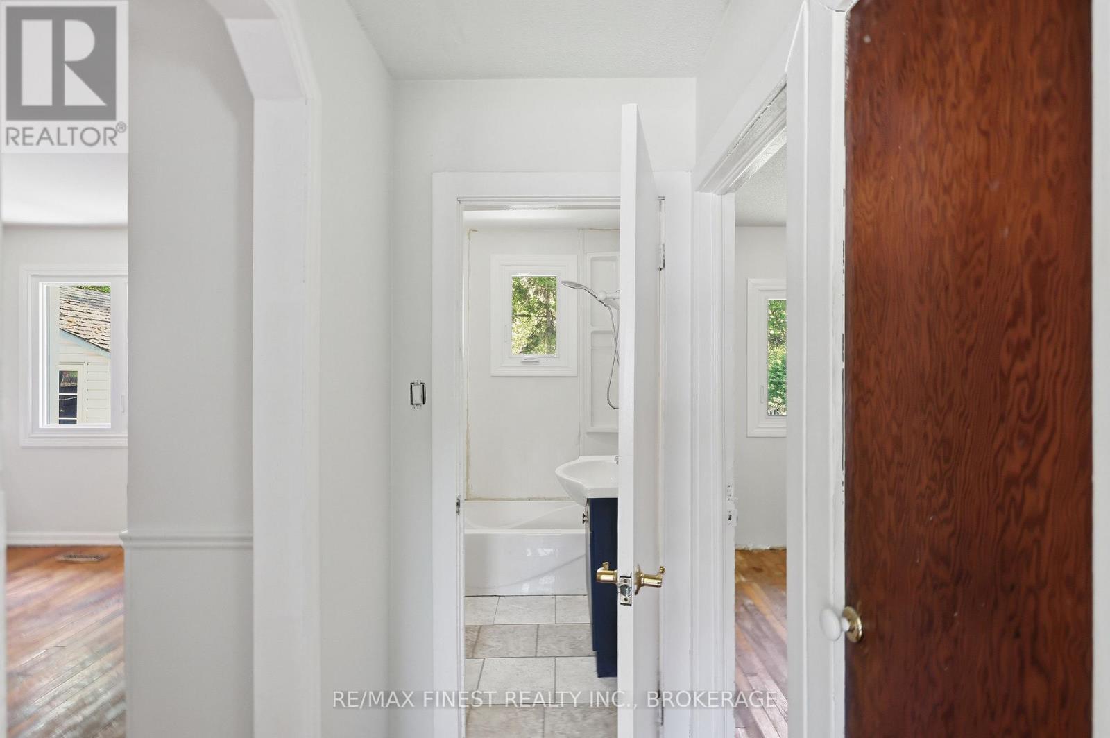 734 PORTSMOUTH AVENUE - 17