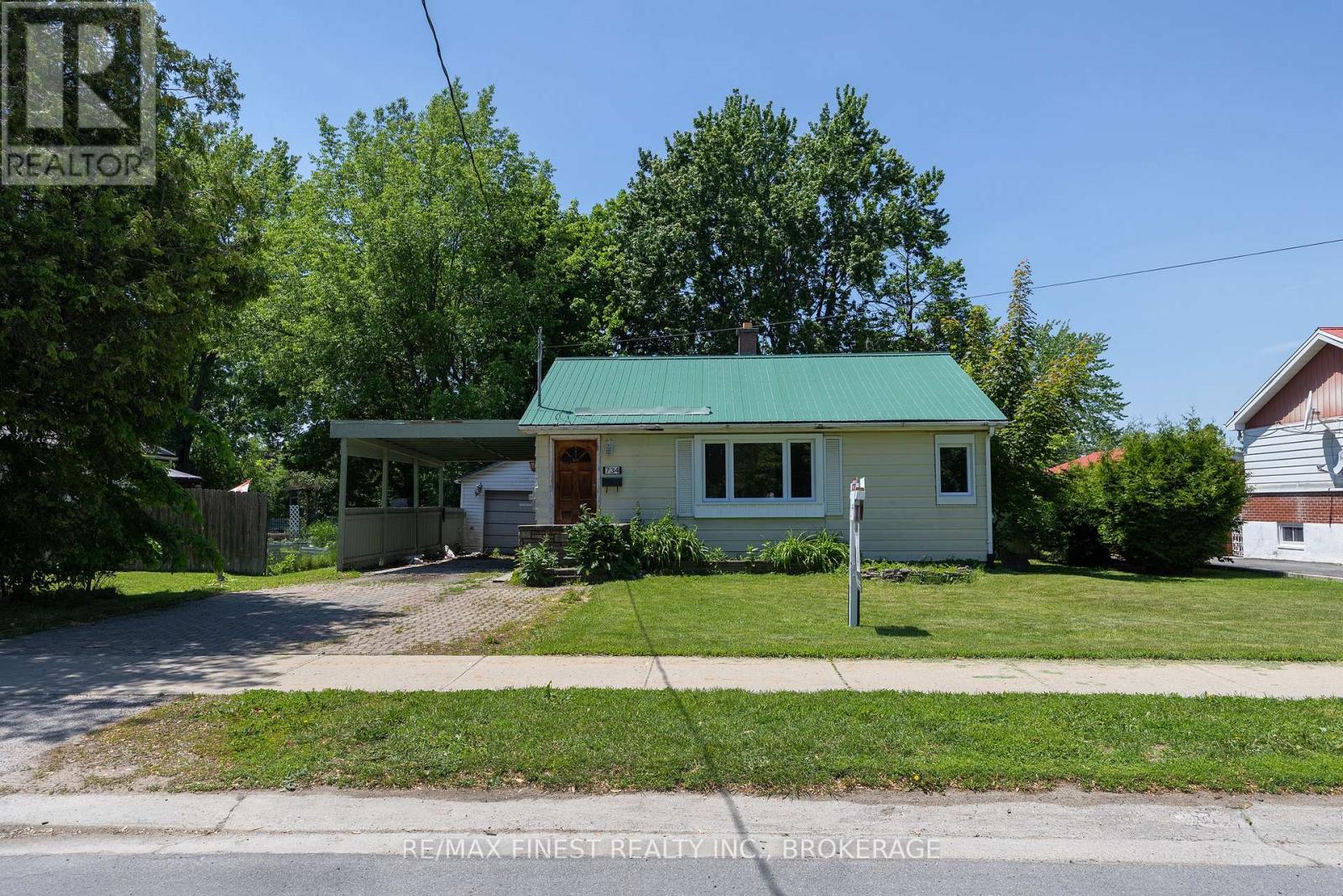 734 PORTSMOUTH AVENUE - 2