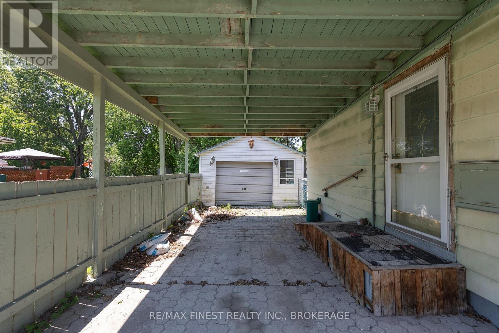 734 PORTSMOUTH AVENUE - 24