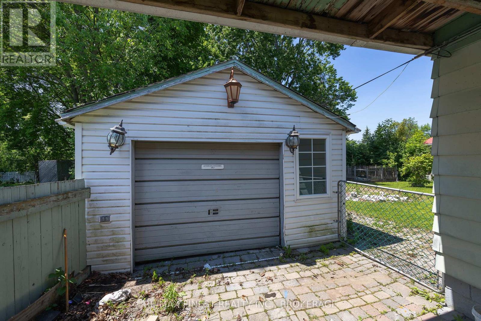 734 PORTSMOUTH AVENUE - 25
