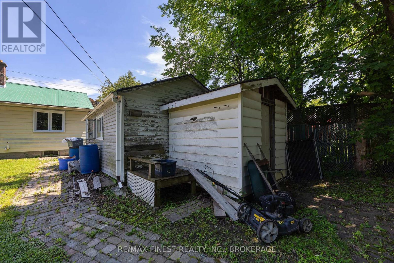 734 PORTSMOUTH AVENUE - 33
