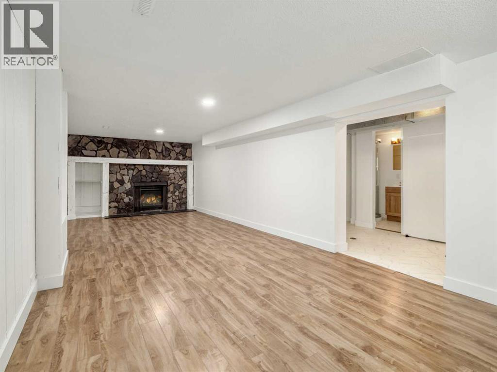 1025 12 Street S - 26