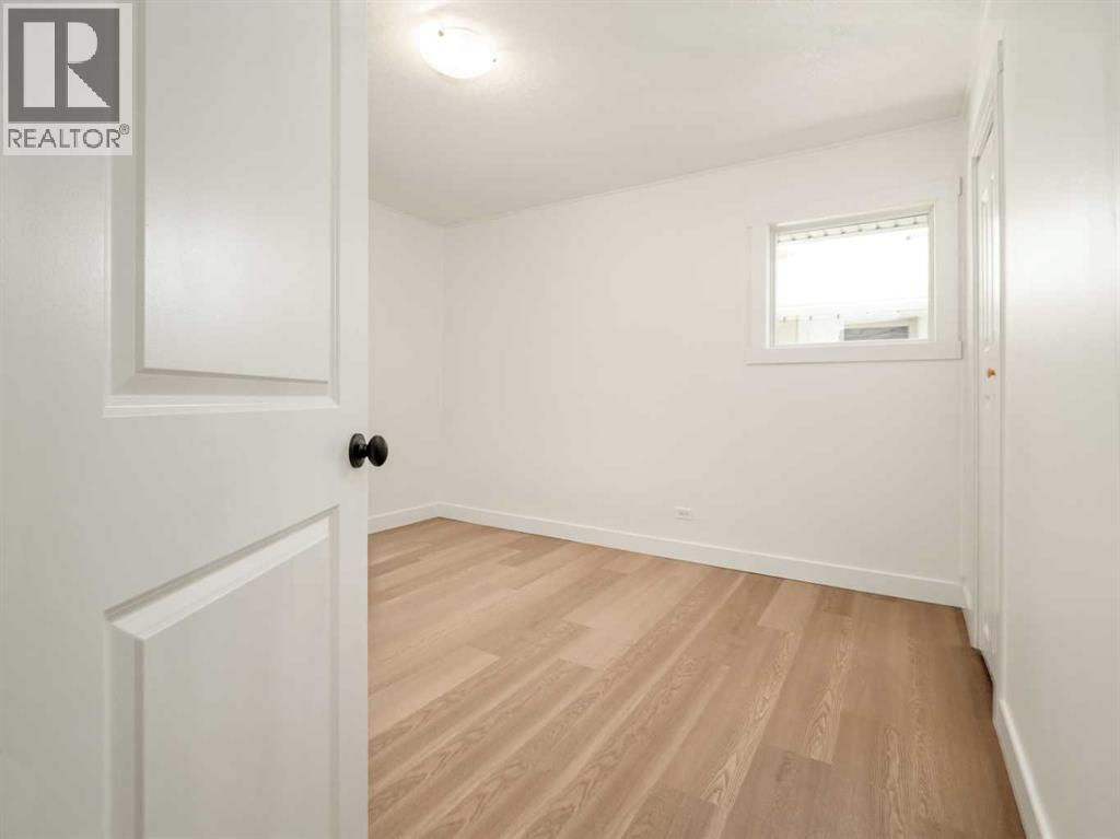 1025 12 Street S - 8
