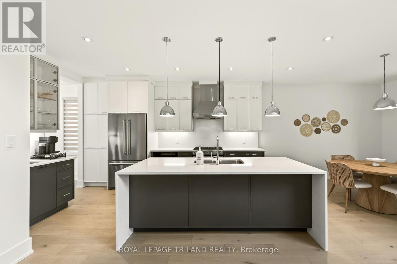 2244 RED THORNE AVENUE - 16