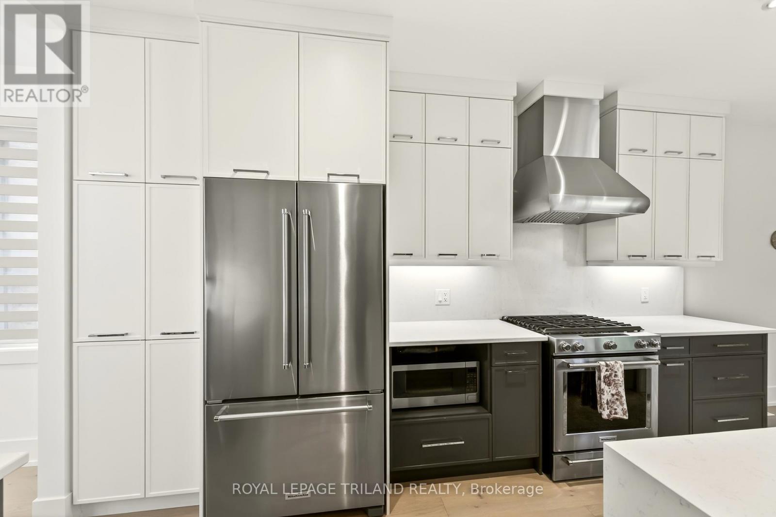 2244 RED THORNE AVENUE - 17