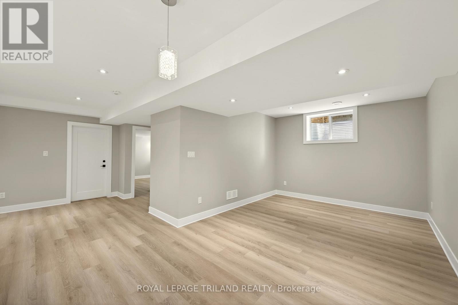 2244 RED THORNE AVENUE - 39