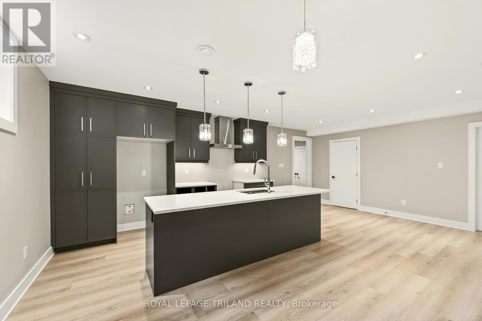 2244 RED THORNE AVENUE - 40