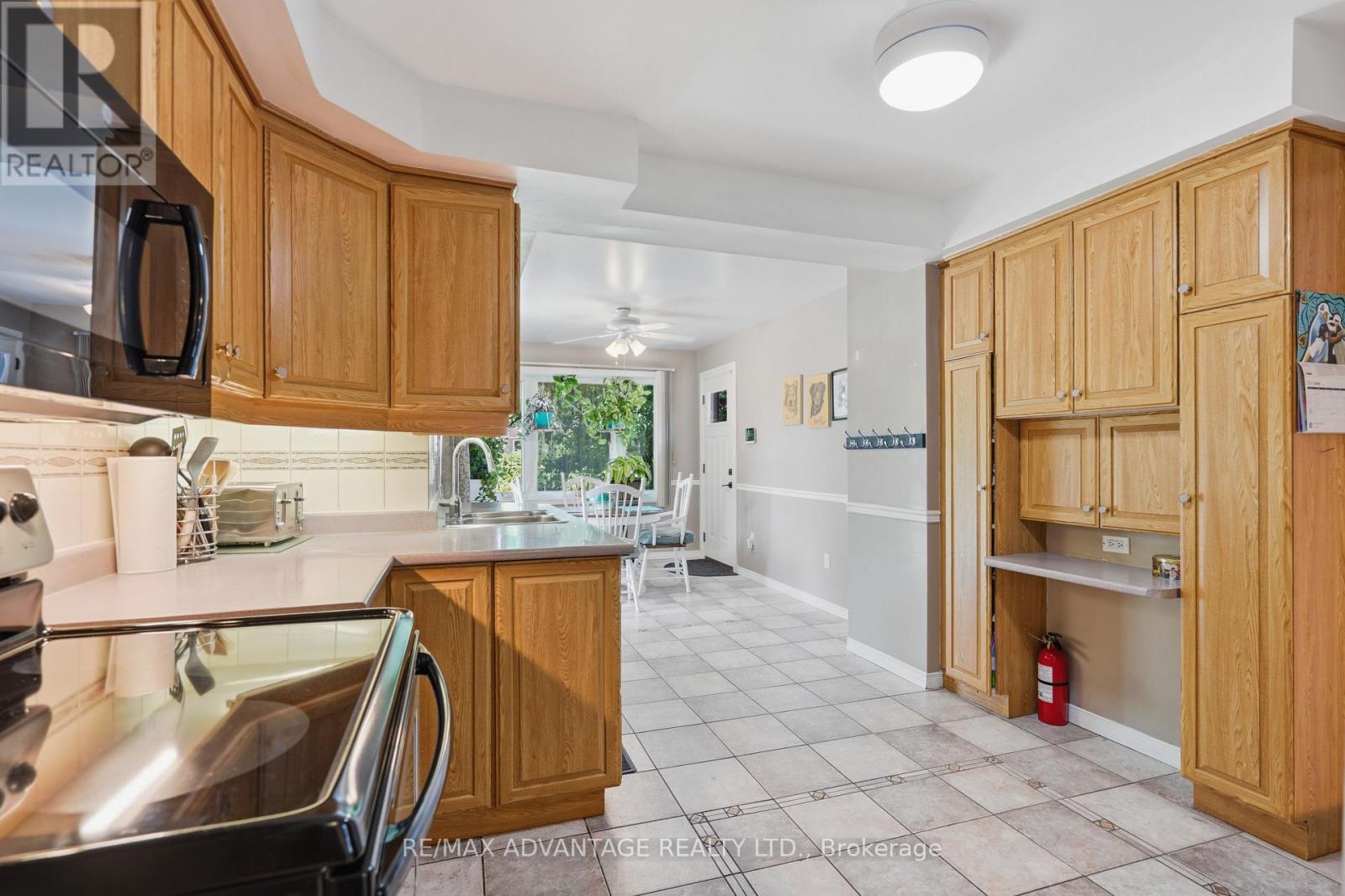 120 CHAMPLAIN CRESCENT - 11