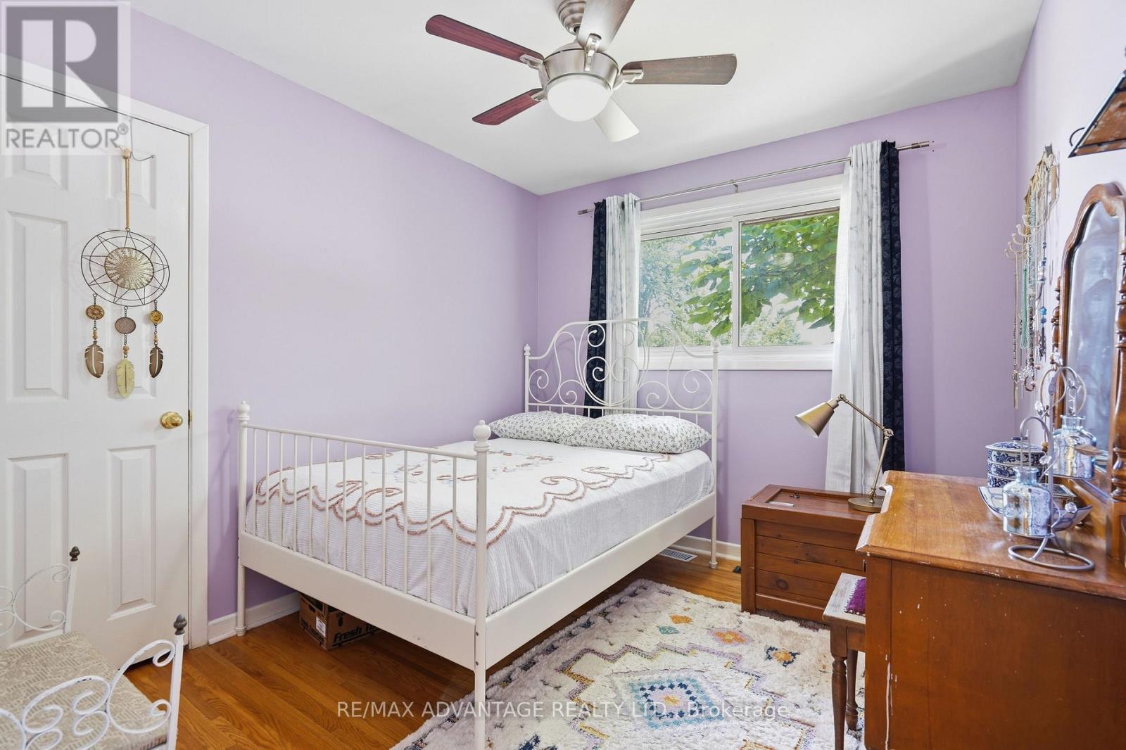120 CHAMPLAIN CRESCENT - 23