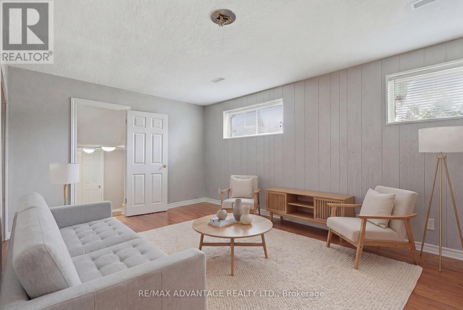 120 CHAMPLAIN CRESCENT - 28
