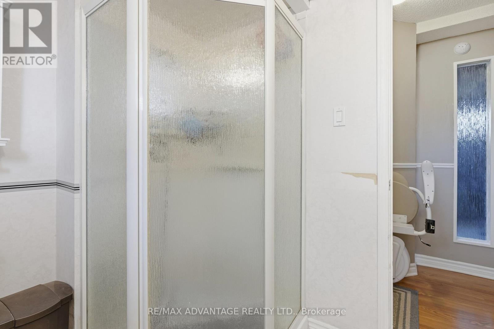 120 CHAMPLAIN CRESCENT - 31