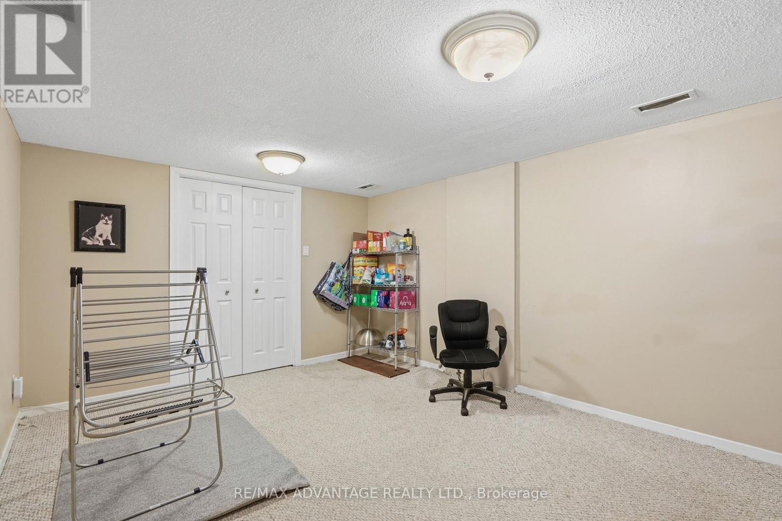 120 CHAMPLAIN CRESCENT - 32