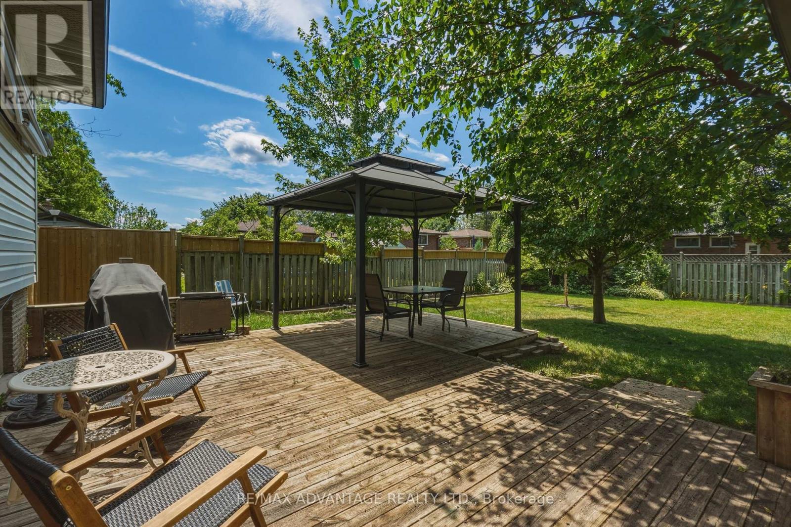 120 CHAMPLAIN CRESCENT - 37