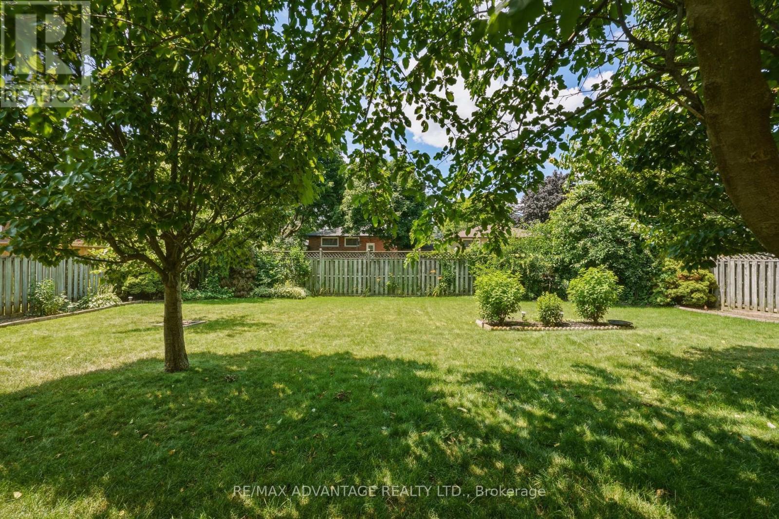 120 CHAMPLAIN CRESCENT - 41
