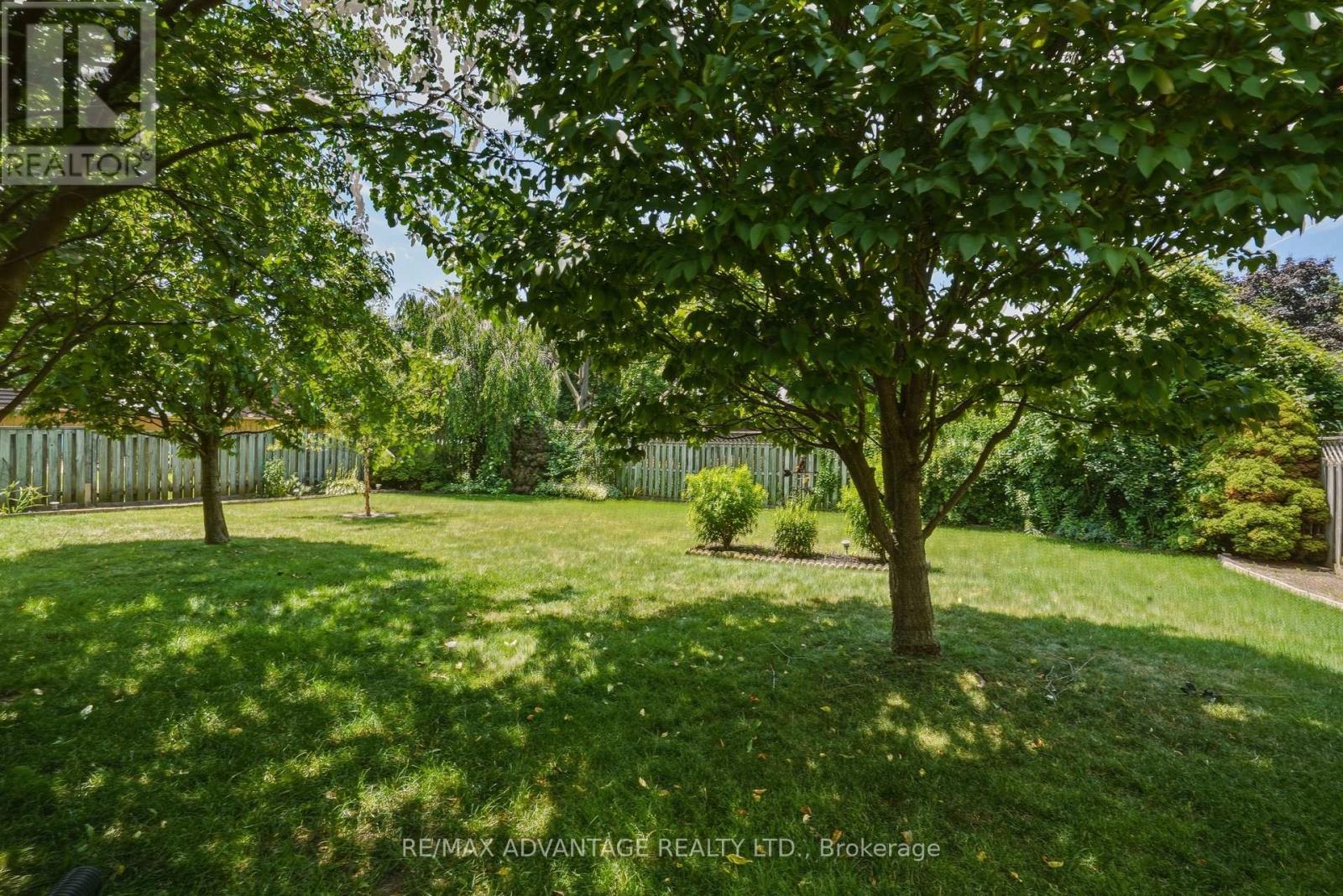 120 CHAMPLAIN CRESCENT - 42