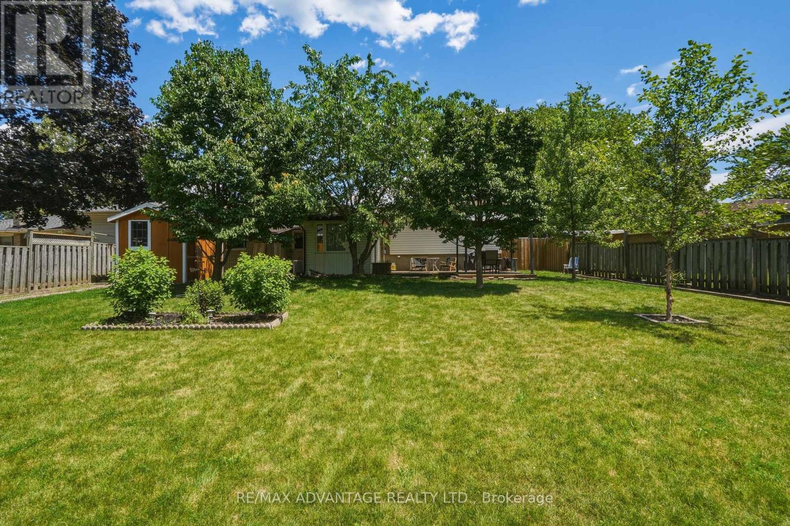 120 CHAMPLAIN CRESCENT - 43