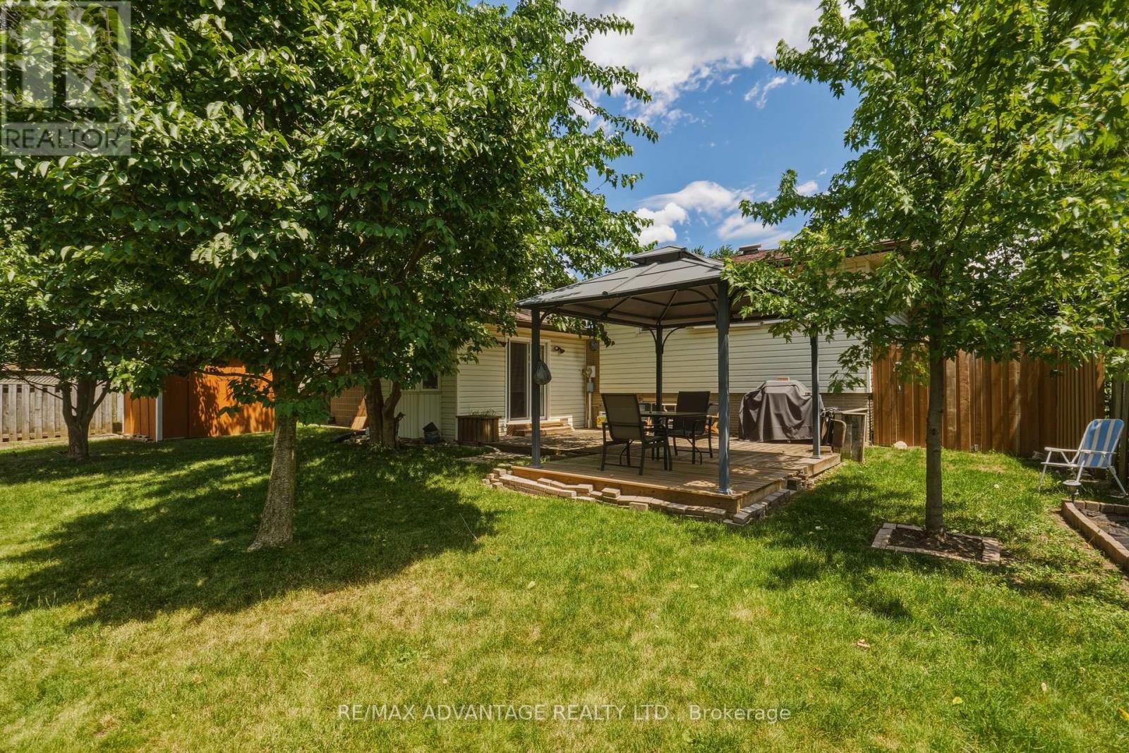 120 CHAMPLAIN CRESCENT - 45