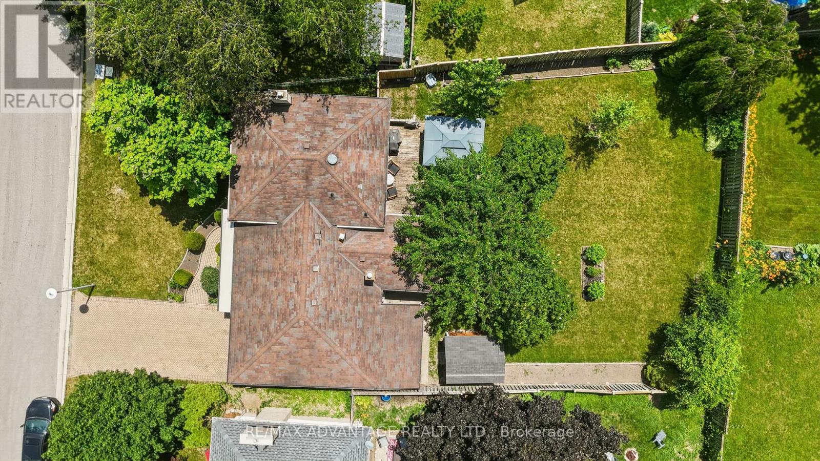 120 CHAMPLAIN CRESCENT - 47