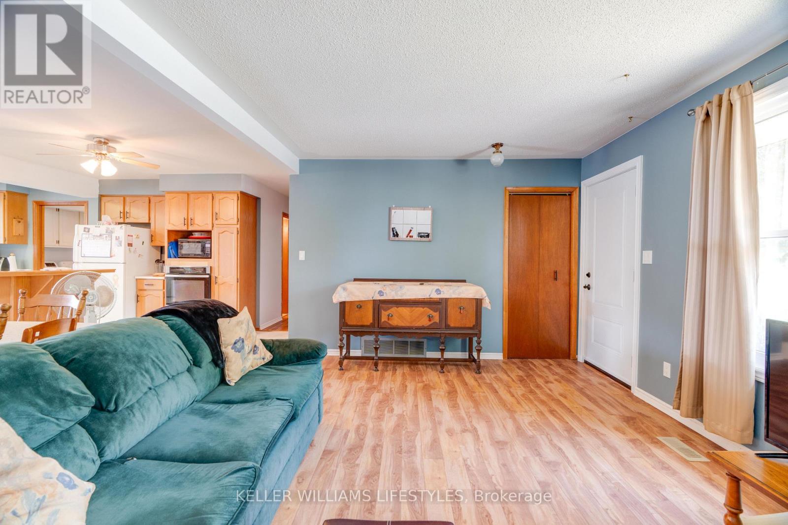 288 CARRIE STREET - 6