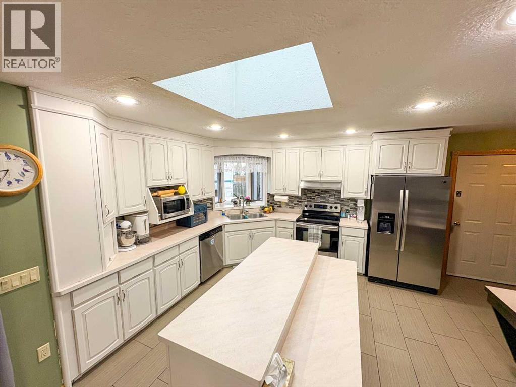 5216 51 Avenue - 11