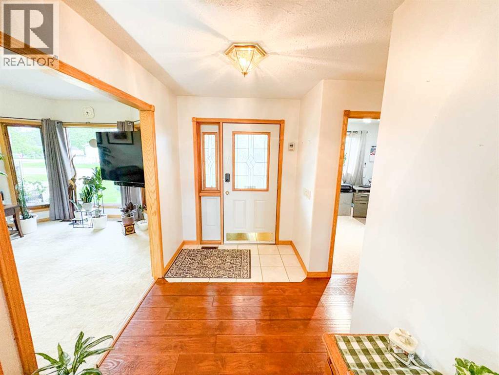 5216 51 Avenue - 18