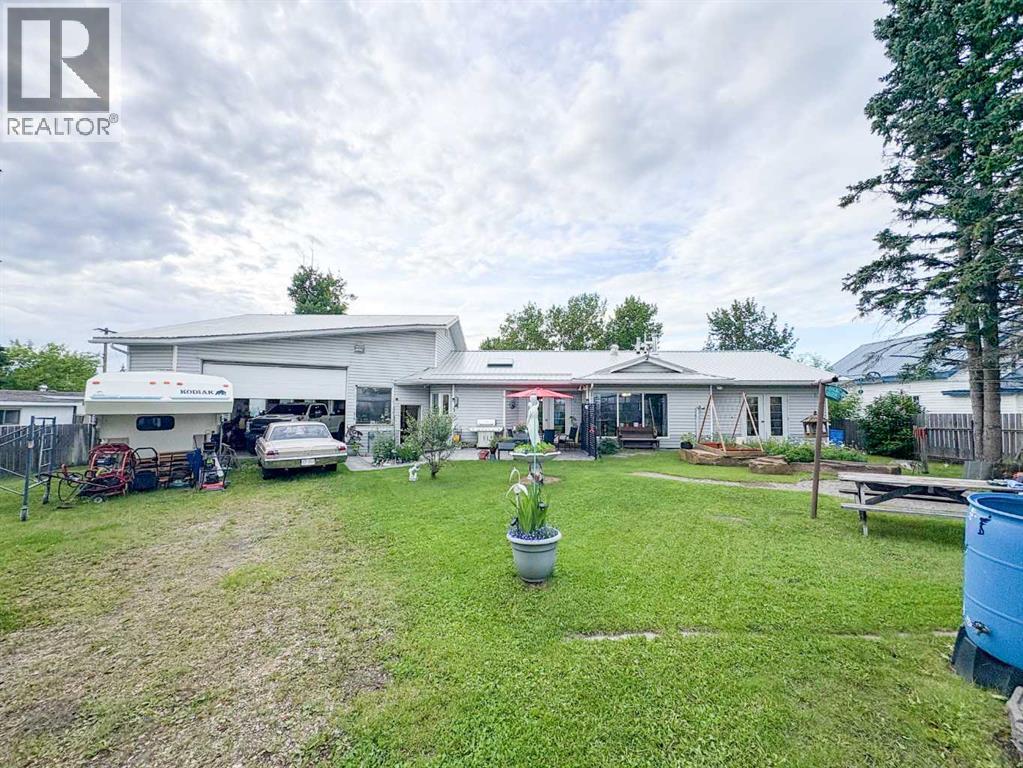 5216 51 Avenue - 10