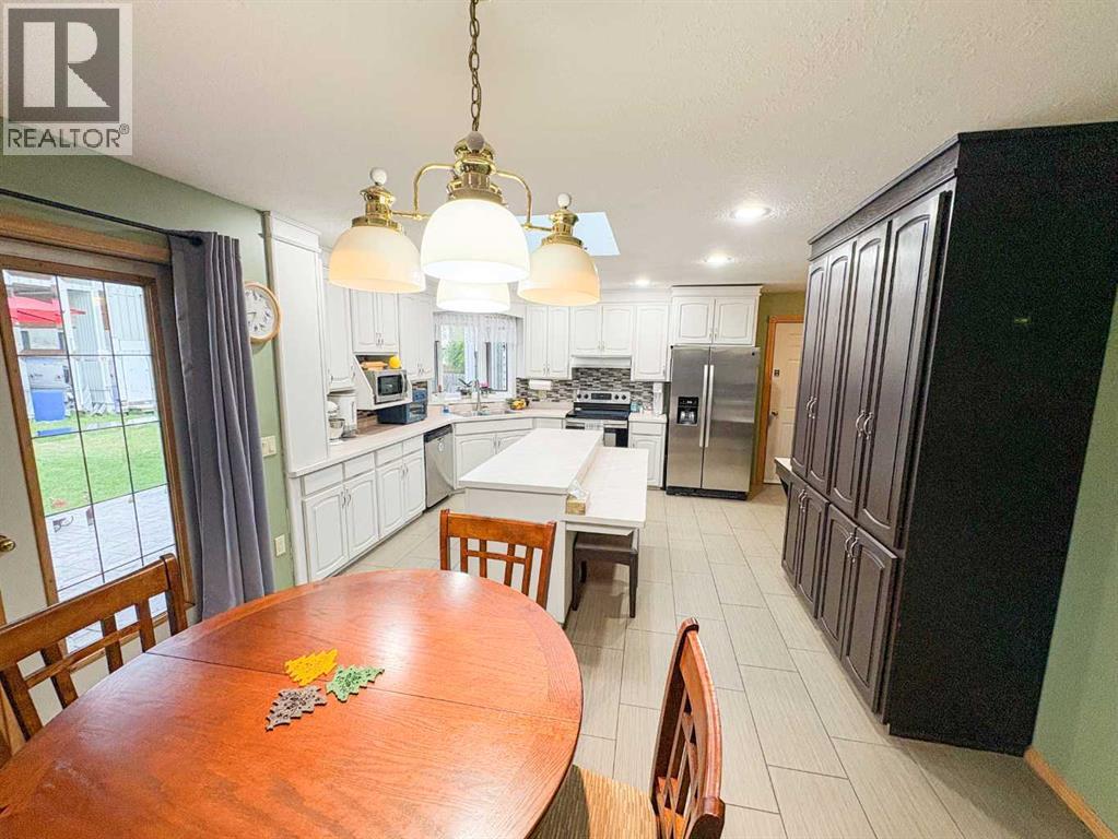 5216 51 Avenue - 13