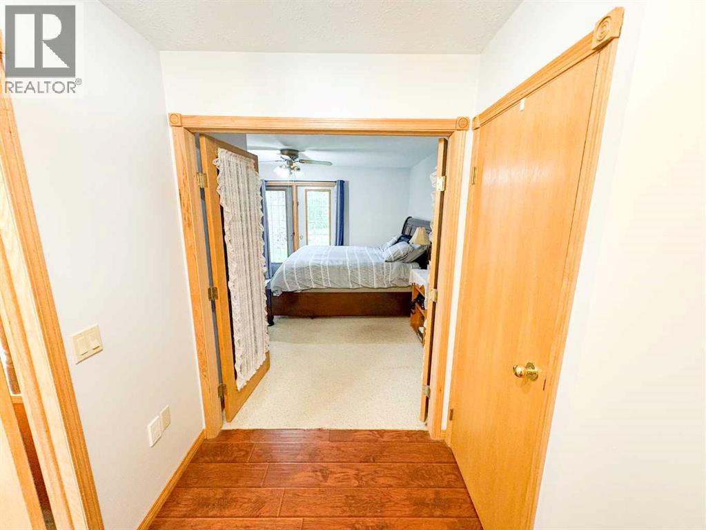 5216 51 Avenue - 20