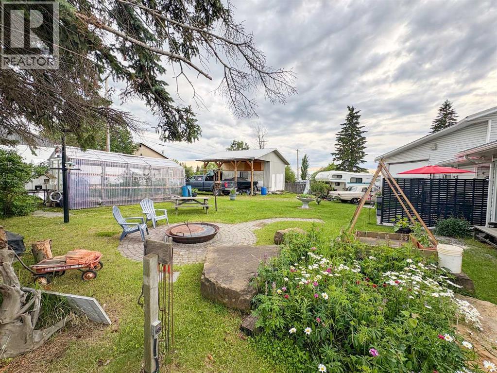 5216 51 Avenue - 8