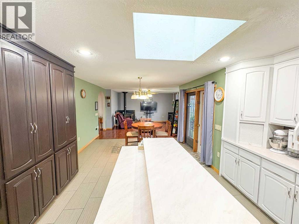 5216 51 Avenue - 12