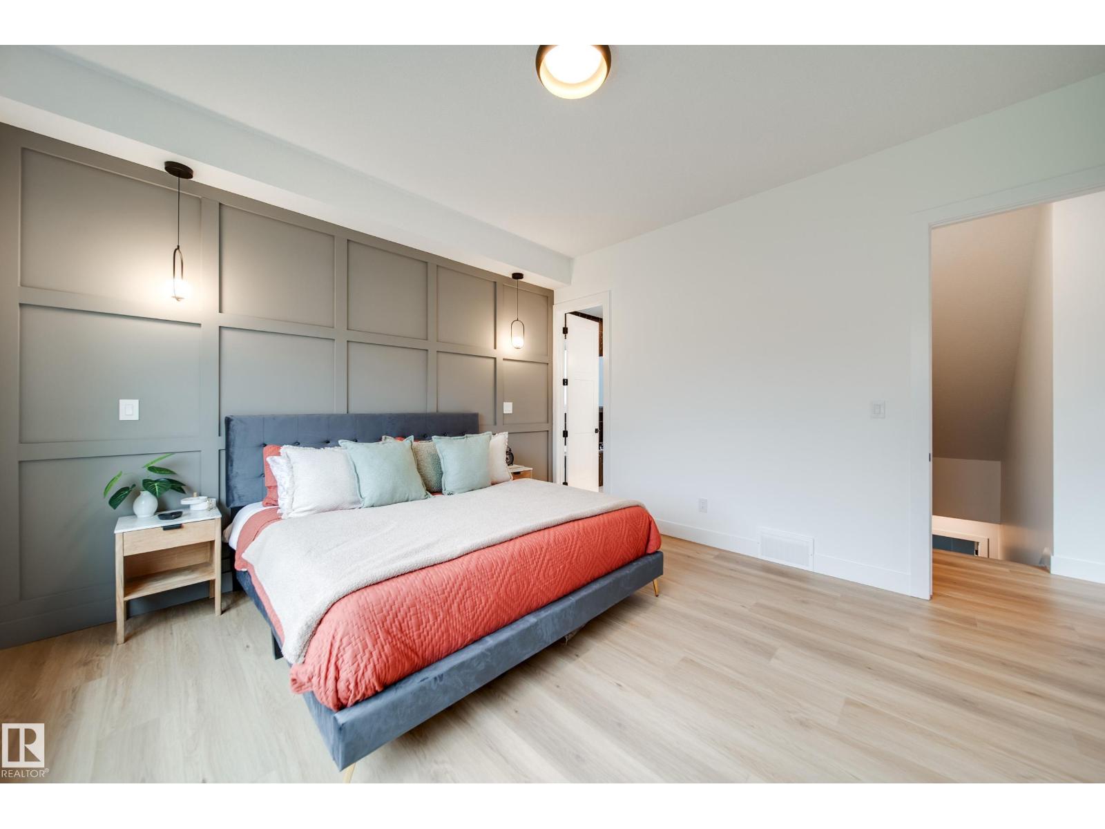 #42 20425 93 AV NW - 6