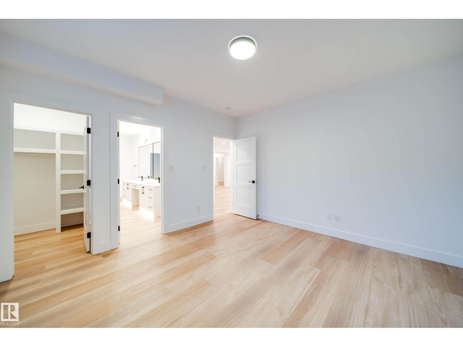 #42 20425 93 AV NW - 54