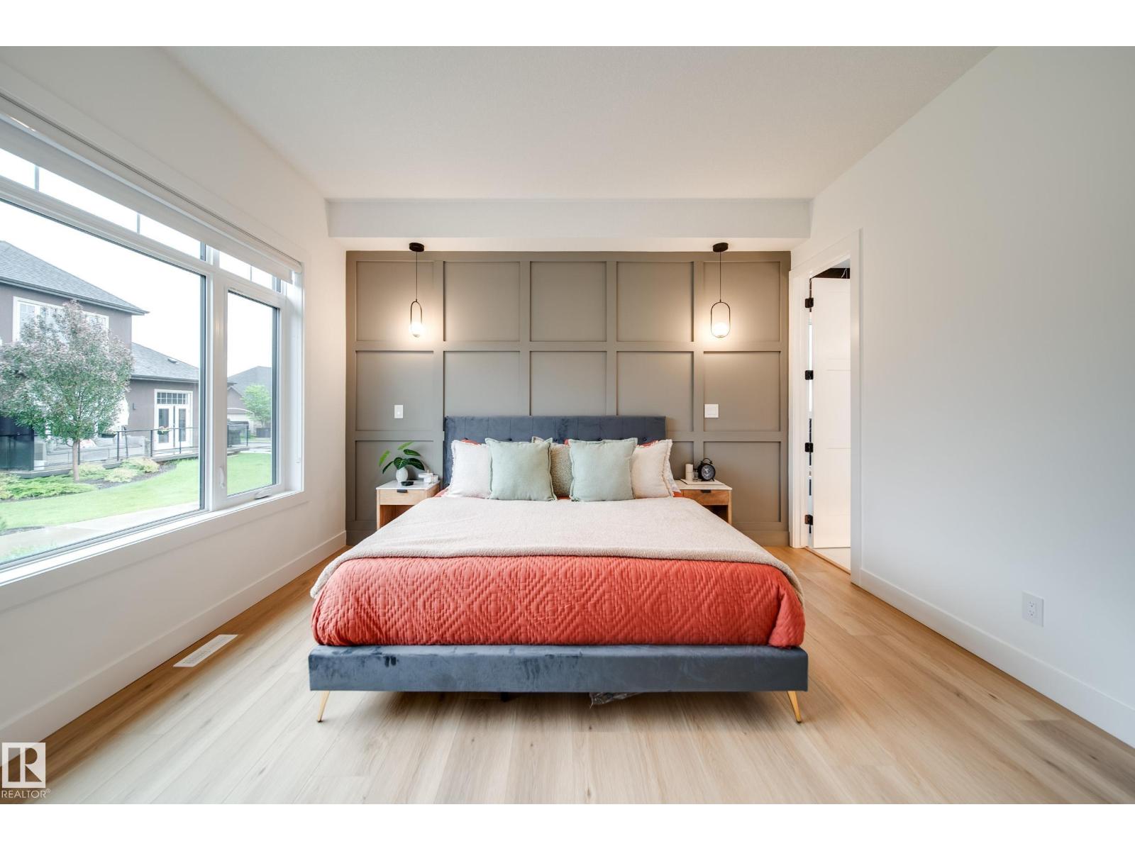 #42 20425 93 AV NW - 5