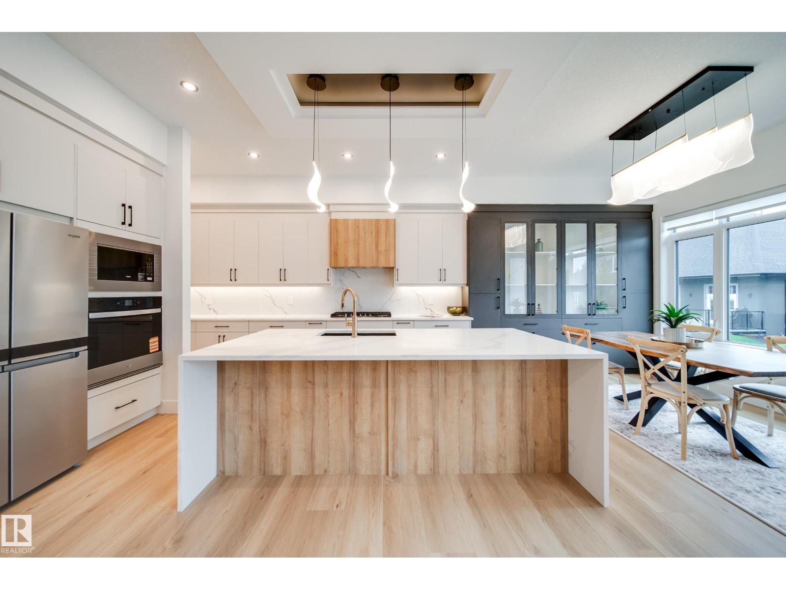 #42 20425 93 AV NW - 20