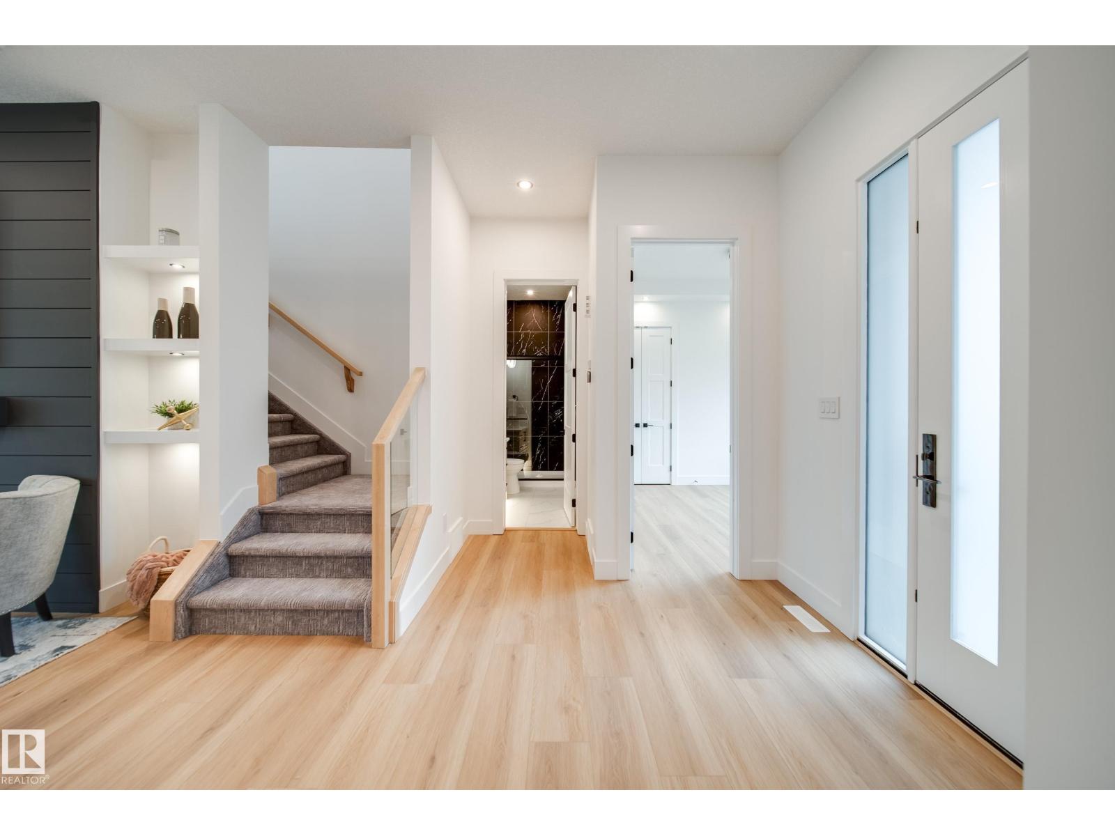 #42 20425 93 AV NW - 34