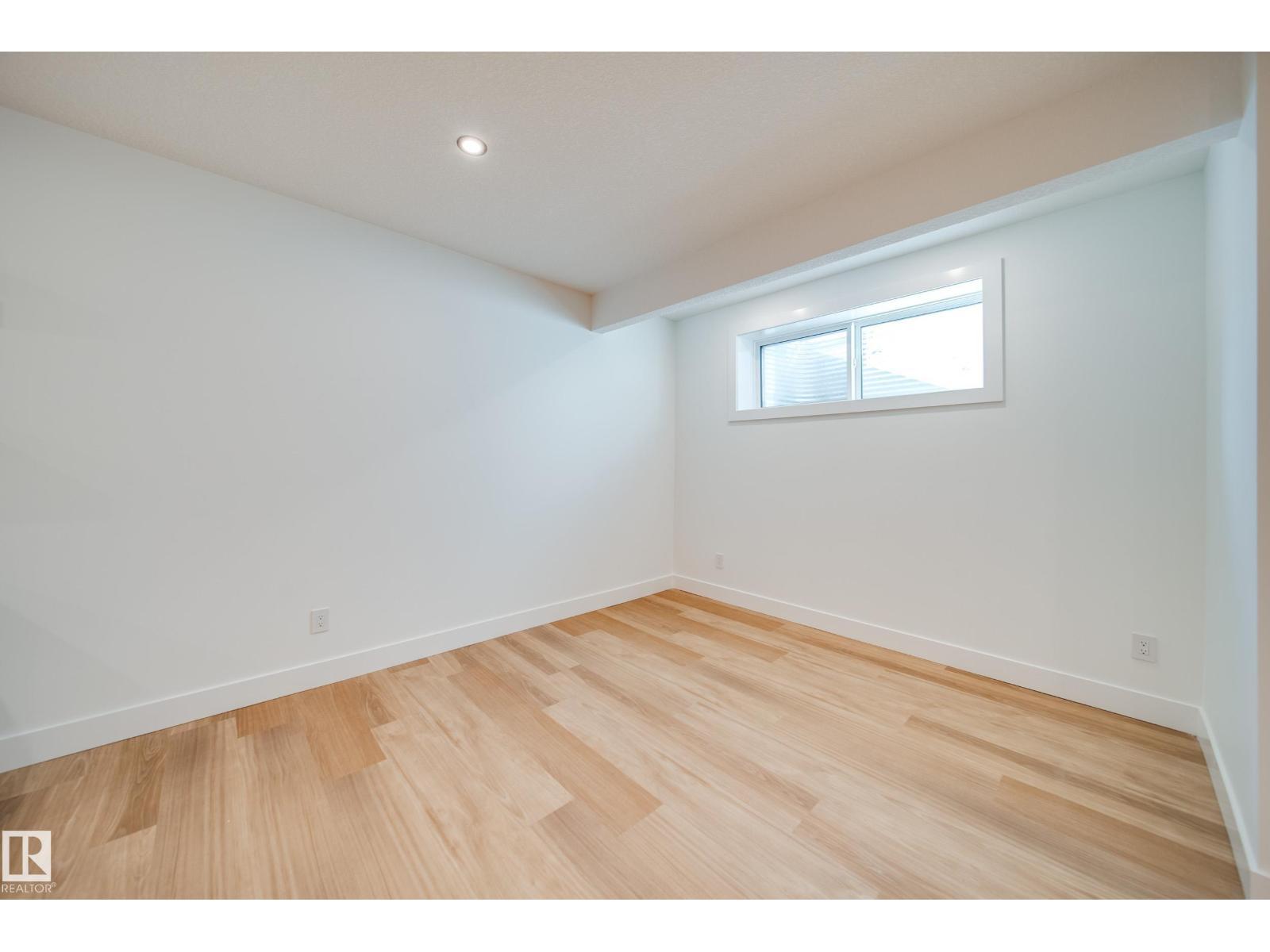 #42 20425 93 AV NW - 53