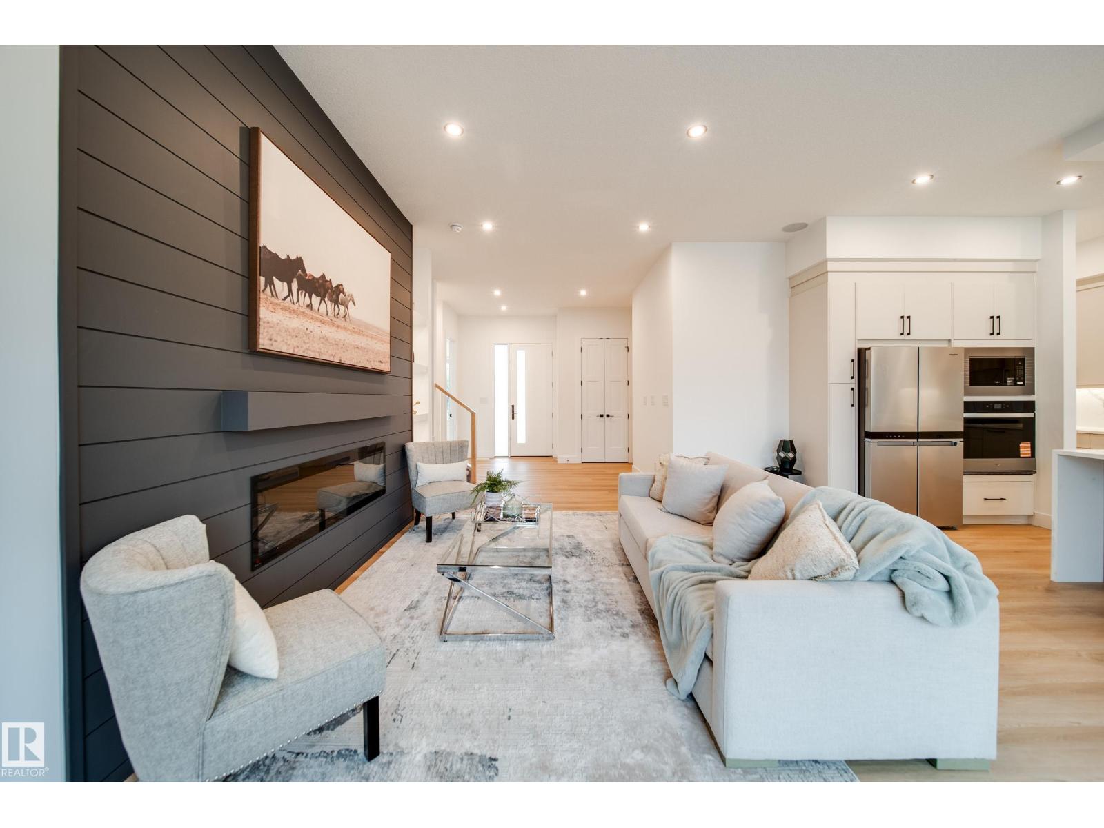 #42 20425 93 AV NW - 13