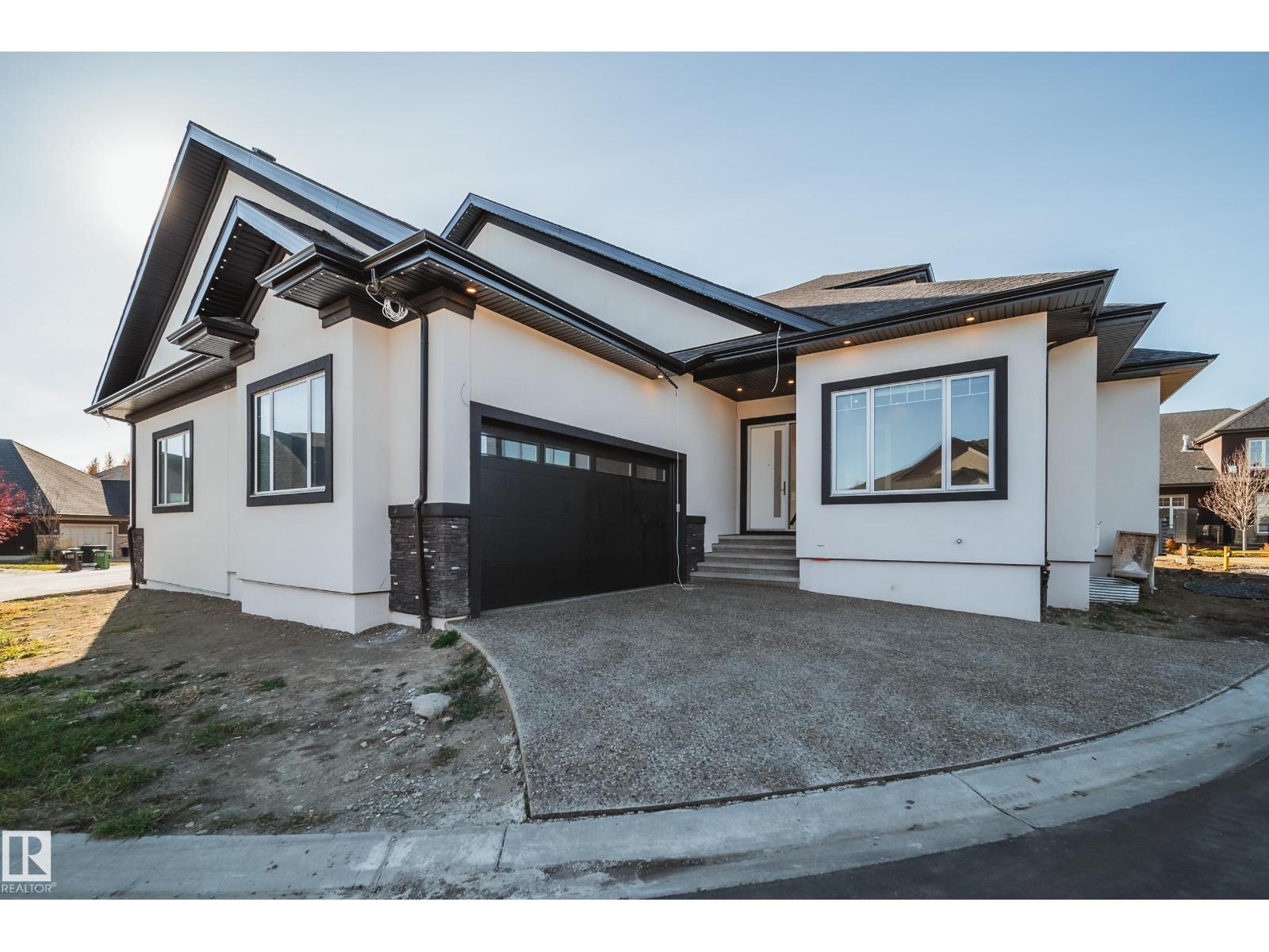 #42 20425 93 AV NW - 63