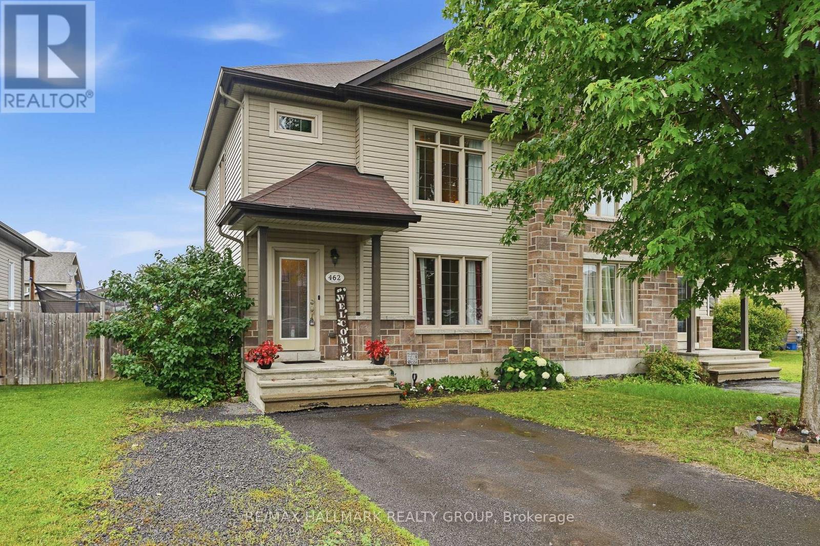 462 DENIS STREET - 1