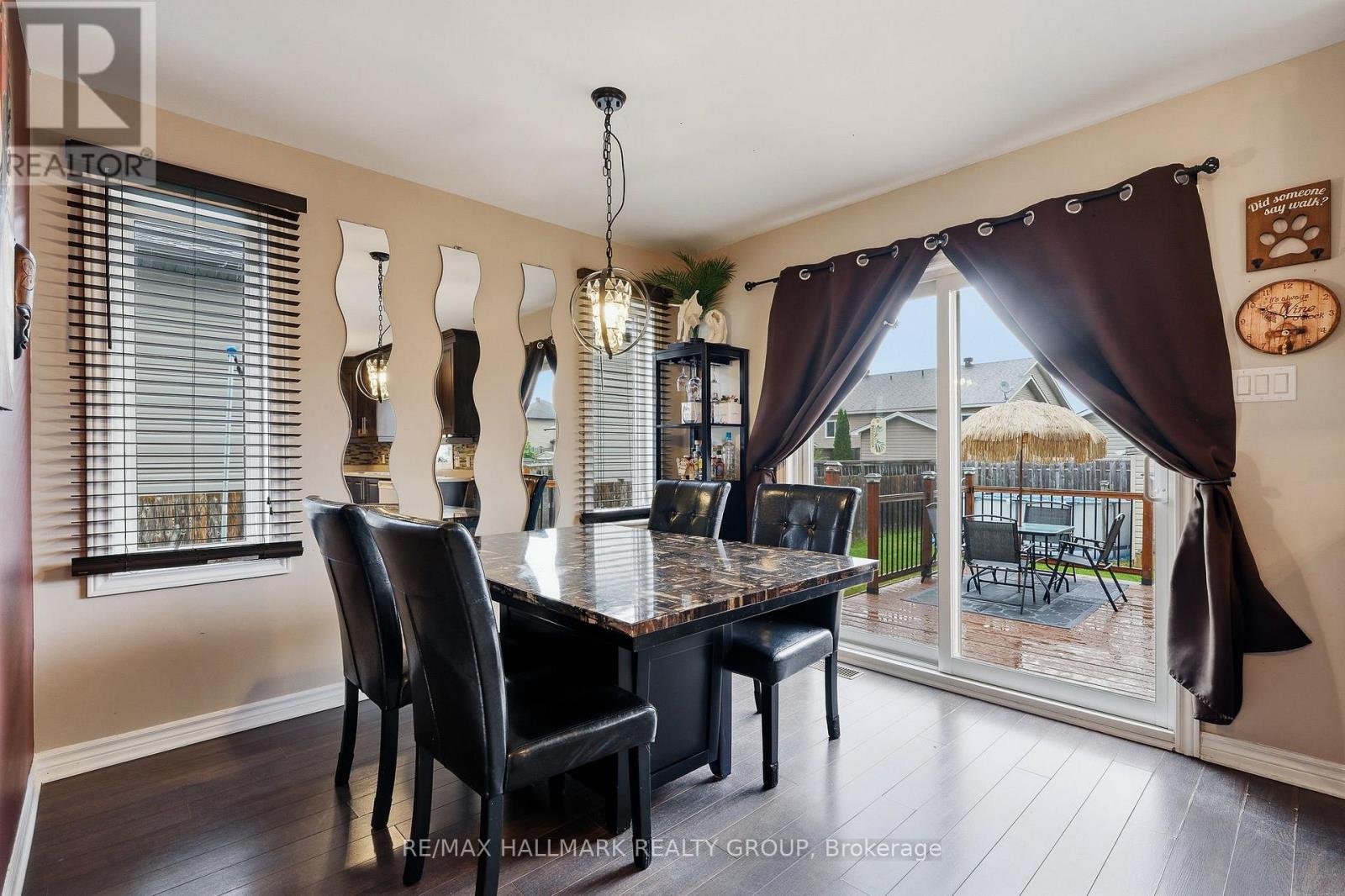 462 DENIS STREET - 10